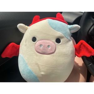 Belana halloween squishmallow